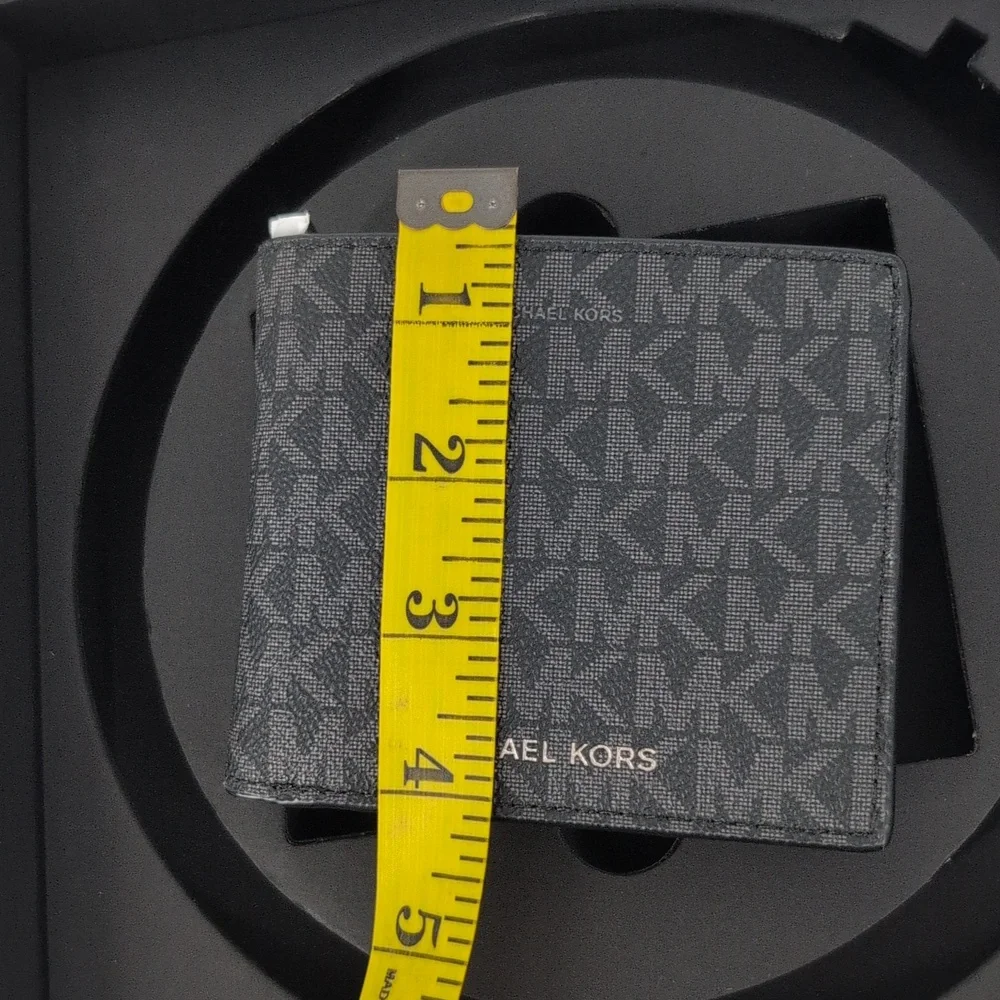 Belt & Wallet Set By Michael Kors NEW !!!